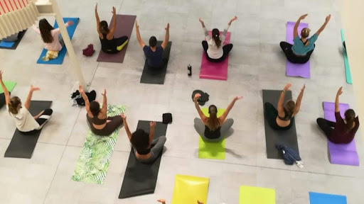 Yoga with Clau