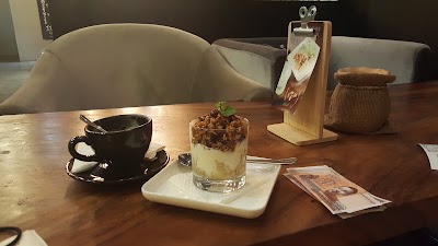 Photos of M&egrave;re Caf&eacute;