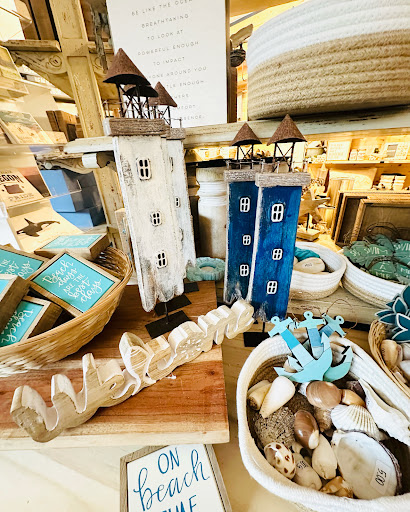 Warehouse 10 Gift Shop - Thumbnail