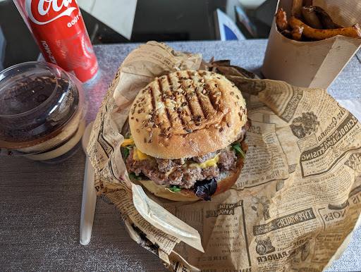Photo 2 - L&M Burger