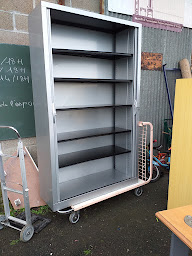 Photo n°4 de Les greniers de l'espoir de l association femmes en détresse à Montaigu-Vendée (Magasin de meubles d'occasion)