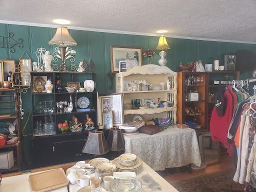 Thriftique Thrift Shoppe & Alterations - Thumbnail
