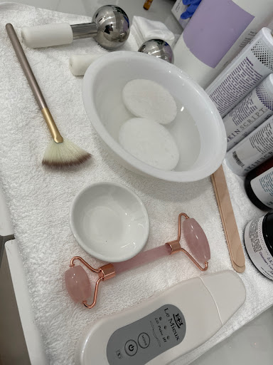 Makeup & Skincare by Anasili - Thumbnail
