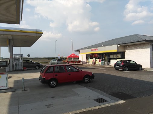 MOL Gas station, Author: Albert Kondor