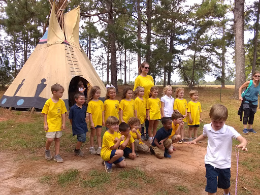 Lindas Learning Farm Logo