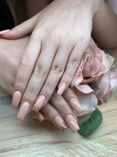Glm's Beauty Bar - Thumbnail