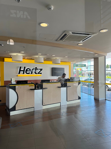 Hertz Car Rental - Cairns Downtown