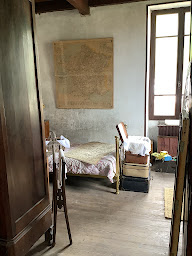 Photo n°18 de Brocante & Patine à Tour-de-Faure (Magasin de meubles d'occasion)