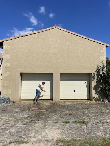 Photo de MD-Rénovation Léognan 33 - Couvreur Talence | Artisan Peintre Nettoyage Toiture Gradignan Gironde à Talence (33400)