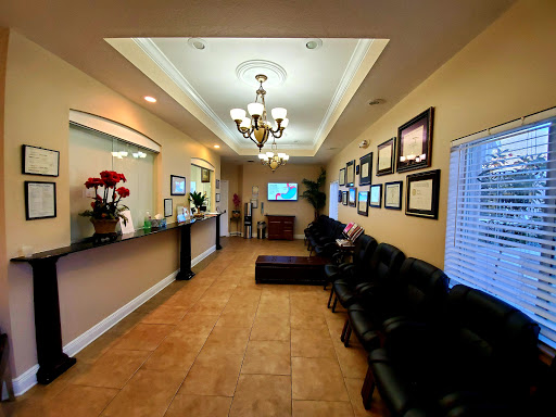 Dr. Alfredo Mendoza, MD