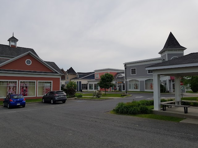 Tanger Outlets Bromont