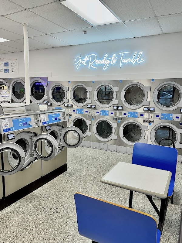Arcade Laundromat storefront and entrance in St. Paul