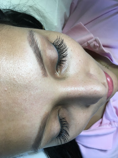 Lash Extensions by Leonora - Thumbnail