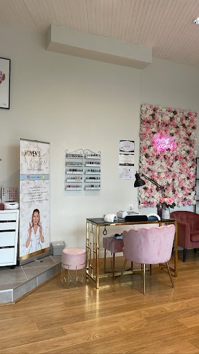 Women’s Beauty O - Thumbnail