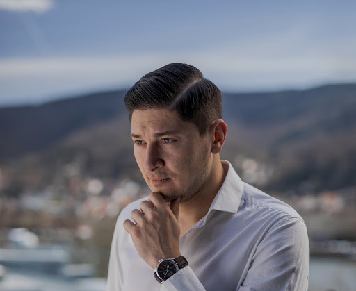 Kaweh & Friends - unabhängiger Makler für Immobilien & Finanzen