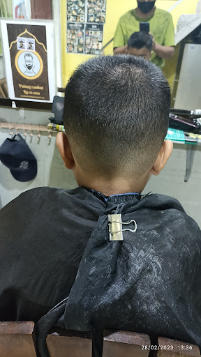 potong rambut Priyo