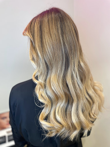 Ada Isern Hairfulness - Thumbnail