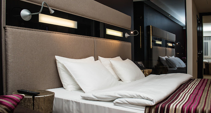 11 Mirrors Design Hotel by FACE the Service by null