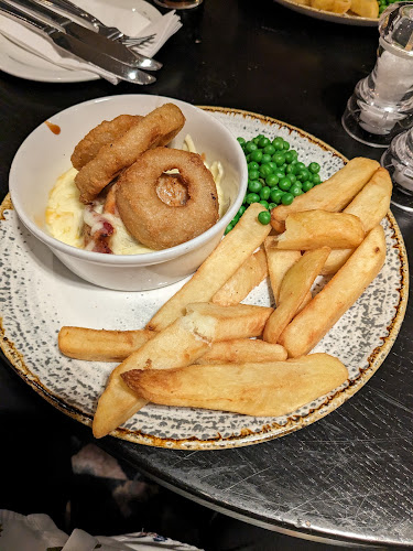 henryscafebar.co.uk