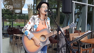 Photo n°1 de Animation musicale Lille - Chanteuse - SASHA LYPSO à Ronchin (Animateur de soirées et d'événements)