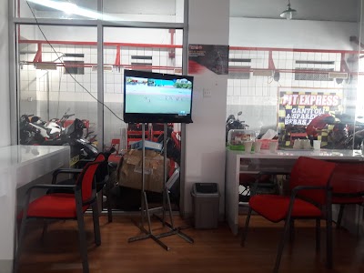 Photos of Dealer Motor Honda CV. Anugerah Mulia Tomohon