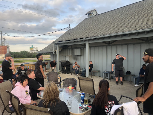 Dad's Pub - Visual