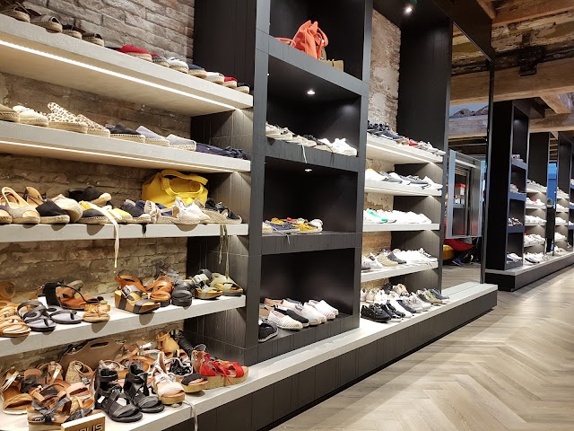 Omoda Schoenen Middelburg