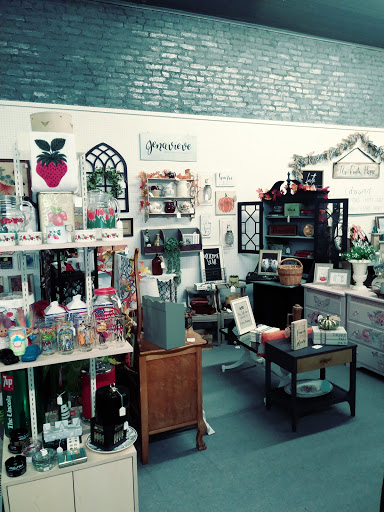 MCManiacs Vintage & Antique Mall - Thumbnail