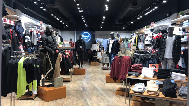 Avis sur Project X Paris, Evry 2 : sweat, jean, survêtement et vêtement streetwear à Evry-Courcouronnes à Évry - Magasin de vêtements
