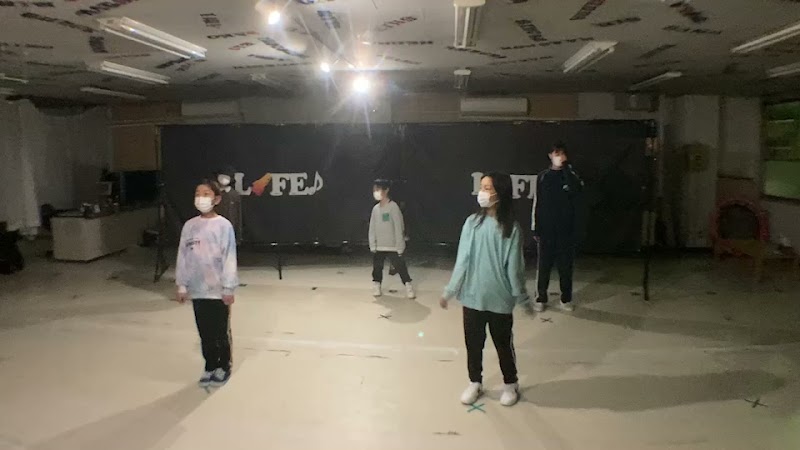 ダンススタジオライフ