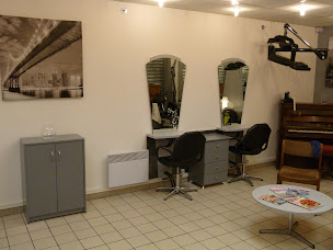 Photo n°20 de CITY COIFF à Saint-Florent-sur-Cher (Salon de coiffure)