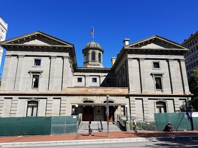 Pioneer Courthouse Square