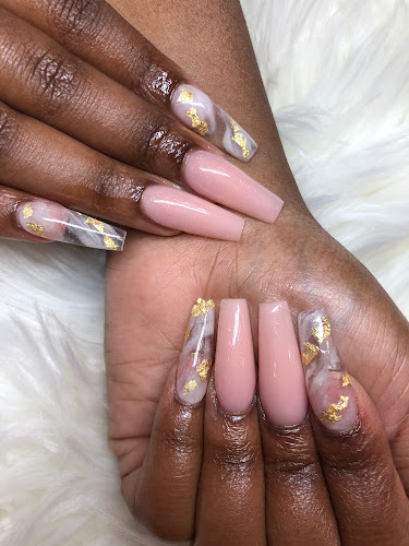 Glam Nails And Spa interior view