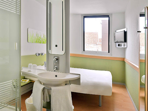 ibis budget Nîmes Centre Gare - Thumbnail