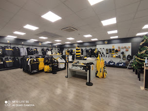 Photo n°5 de Boutique Officielle Stade Rochelais BEAULIEU à Puilboreau (Magasin d'articles de rugby)
