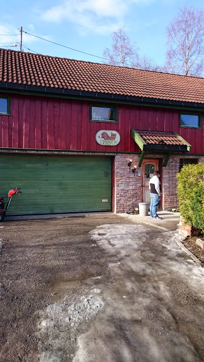 Photos of H&aring;kon Ernst &Oslash;vreland & Co / Dyrlegen i Hurum