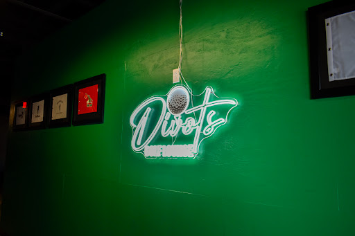 Divots Golf Lounge - Thumbnail