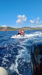 Photo n°23 de AGAY JET SKI (Water sport - Bouée - Banane - Location Jet ski ) à Saint-Raphaël (Agence d'excursions en bateau)