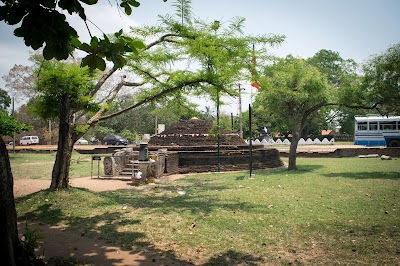 Photos of Padalanchana Stupa (පාදලාංඡන චේතිය)