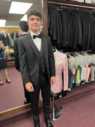 Biltmore Tuxedos of Rutherford - Thumbnail