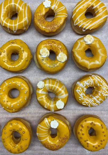 888 Donuts - Visual