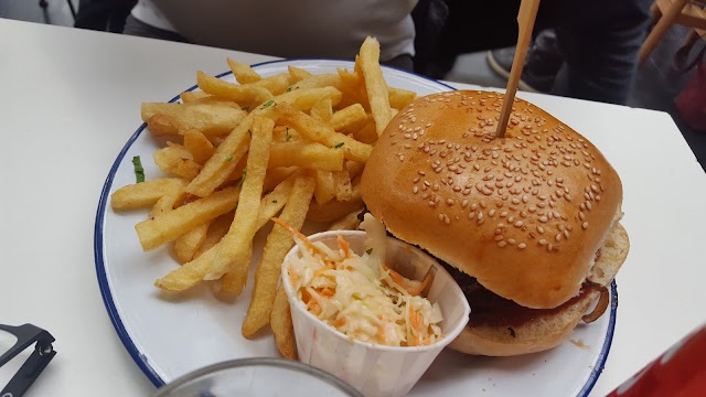 STUDIO 5 Bar & Burger