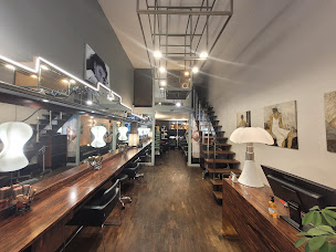 Photo n°5 de Tsikas coiffure à Lyon (Salon de coiffure)