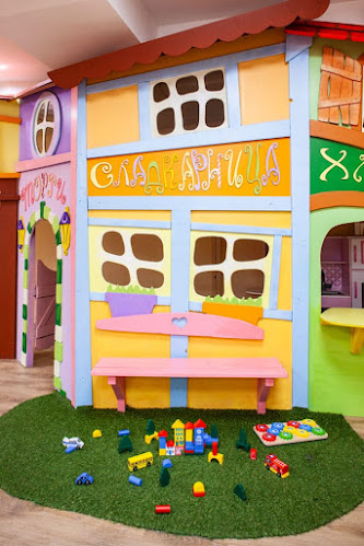 Парти ленд клуб - Детски развлекателен център - София