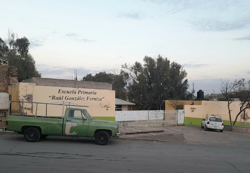 Esc. Primaria RAUL GONZALEZ FERNIZA Logo