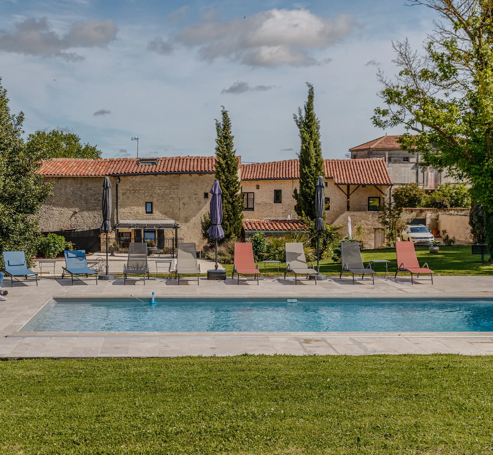 Au Clos des Dély : Gites, chambres et tables d'hôtes, avec piscine, proche Cognac, Poitou Charentes