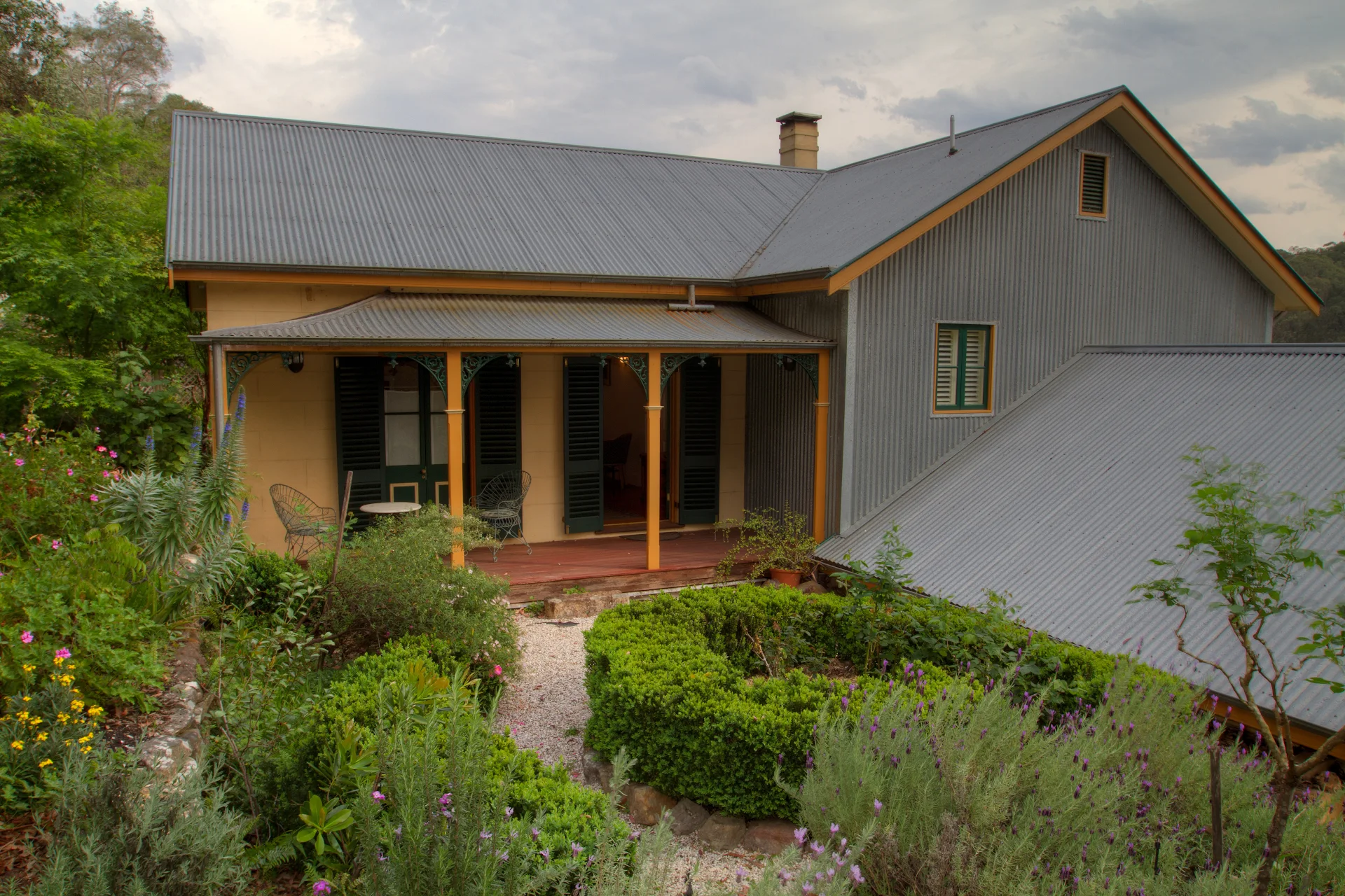 Tizzana Winery Bed & Breakfast