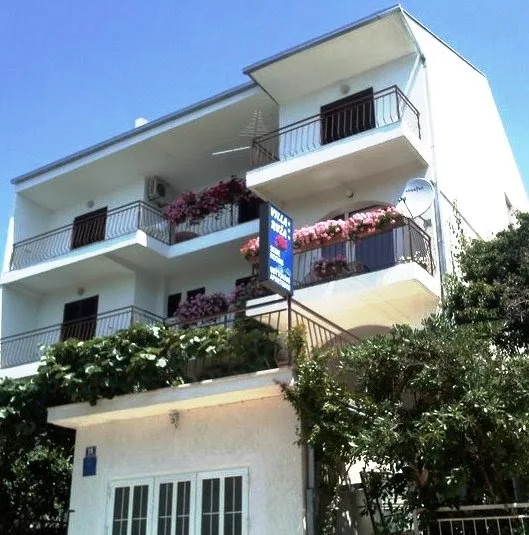 VILLA RUZA