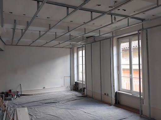 Début de travaux dans cet appartement d'un immeuble...