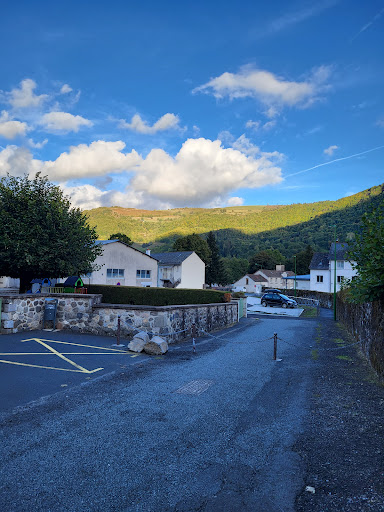 Photo de Médiathèque à Saint-Cernin (15310)